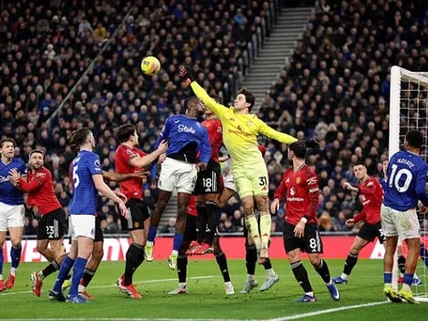 Lammens khẳng định MU phòng ngự lột xác nhờ Michael Carrick