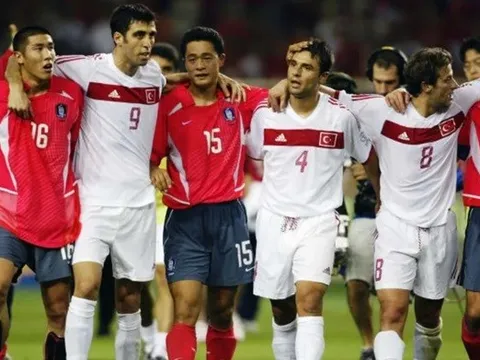Lịch sử ĐT Thổ Nhĩ Kỳ: Kỳ tích World Cup 2002
