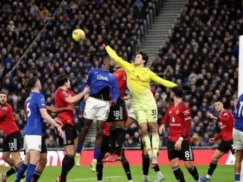 Vượt qua các 'bom tấn', Lammens mới là thương vụ số 1 tại MU