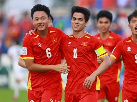 Thiếu thủ lĩnh ASIAD, HLV Kim Sang-sik trông chờ suất quá tuổi