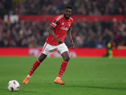 Romano bác tin mua Sangare, xác nhận MU nhắm Anderson