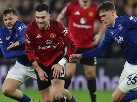 Man Utd hồi sinh khi Michael Carrick khai tử hệ thống của Amorim