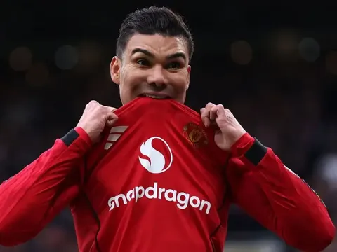 Casemiro noi gương Modric, trụ lại châu Âu sau khi rời MU