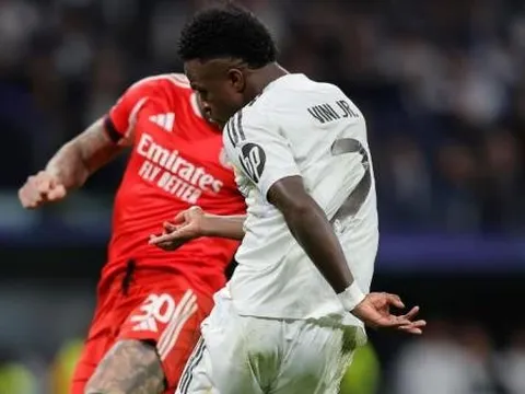 Vinicius lập công, Real Madrid ngược dòng hạ Benfica giành vé đi tiếp