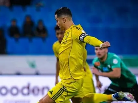 Ronaldo tỏa sáng, Al-Nassr đòi lại ngôi đầu bằng chiến thắng 5-0