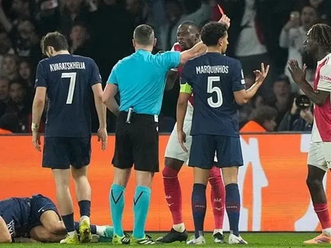 Thẻ đỏ của Coulibaly phá hỏng nỗ lực của Monaco