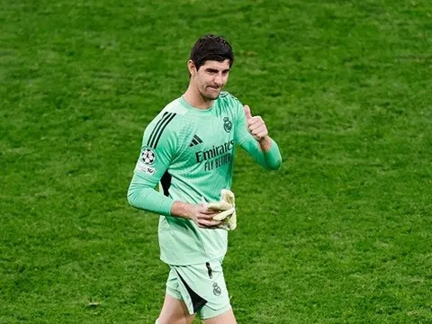 Real hạ Benfica, Courtois đoán chắc gặp Man City