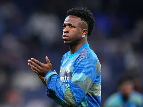 Được CĐV tiếp sức, Vinicius lập công loại Benfica