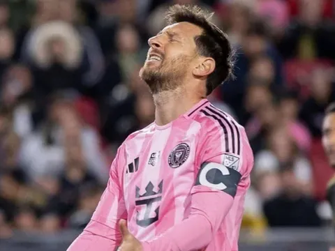 Messi tự nhận ngốc nghếch vì lười học tiếng Anh