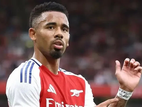 Mất suất đá chính, Jesus muốn rời Arsenal