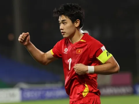 CHÍNH THỨC: Đình Bắc bị cấm thi đấu trận gặp Malaysia vì án phạt AFC