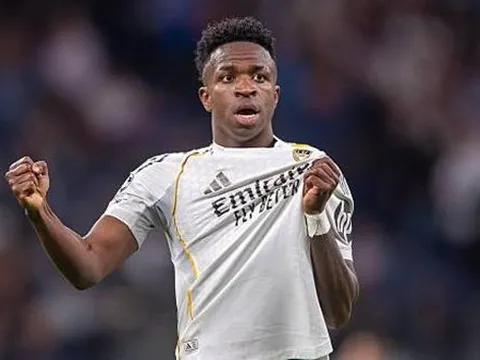 Courtois bảo vệ màn ăn mừng của Vinicius