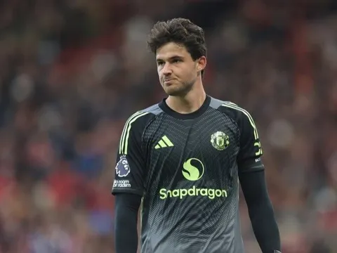 Lammens chung mâm Martinez ở chỉ số cứu thua đặc biệt