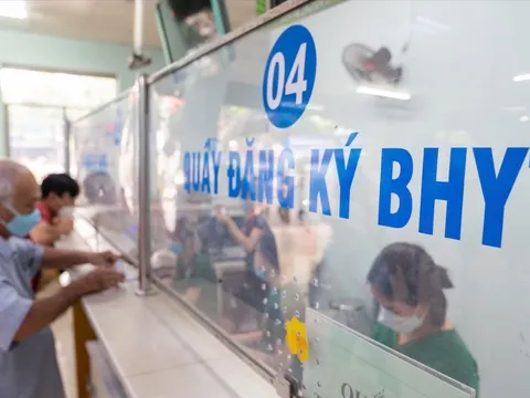 Thủ tục chuyển hưởng BHYT theo diện hộ cận nghèo như thế nào?