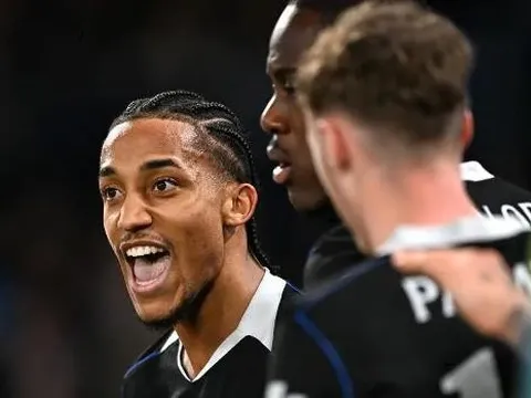 Rooney dự báo Chelsea sớm vỡ mộng Champions League