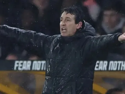 Gục ngã trước Wolves, Aston Villa nguy cơ bị Man Utd san bằng điểm số