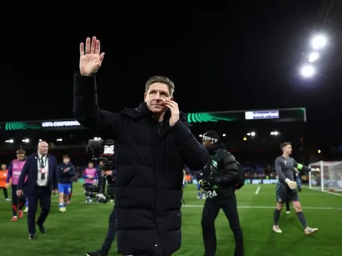 Được đồn thay thế, Glasner vẫn ngả mũ trước Carrick