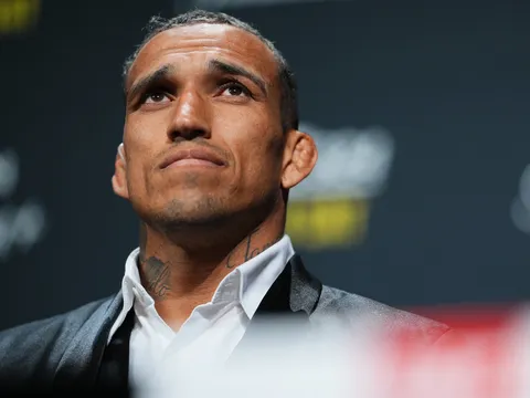 Charles Oliveira và giấc mơ ba hạng cân: 'Tôi vẫn có thể xuống 145 pound'