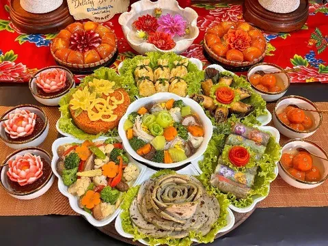 Mẹ đảm gợi ý mâm cỗ chay cúng Rằm tháng Giêng đẹp như vườn hoa mùa xuân nở rộ, đầy ý nghĩa