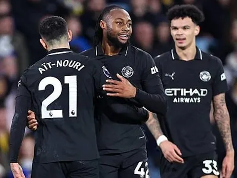 Man City hạ Leeds, rút ngắn cách biệt với Arsenal xuống 2 điểm