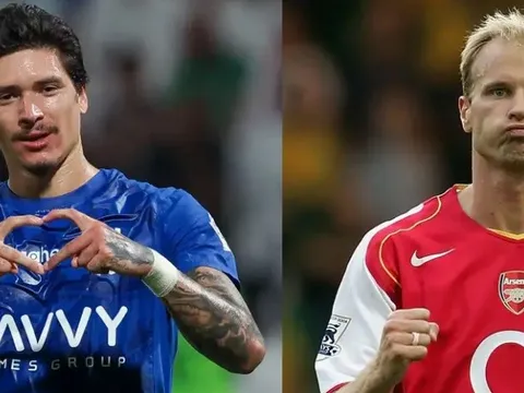 Darwin Nunez liệu có thể là Dennis Bergkamp của Chelsea?