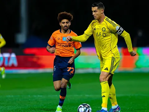 Ronaldo nhận thống kê buồn sau cú sút hỏng 11m