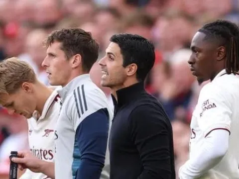 Arteta dùng Eze thay Odegaard để "đánh úp" Chelsea