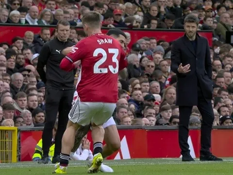 Man Utd nhận tin dữ, Luke Shaw rời sân ngay hiệp 1