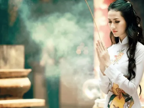 Có câu: “Thắp hương không ước 2 điều nguyện, bái Phật không cầu 3 điều”. Điều này có nghĩa gì?