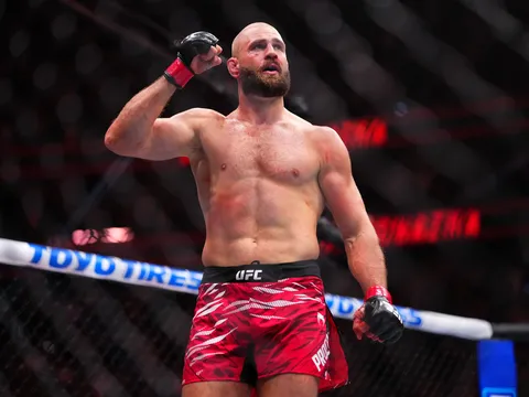 Ngai vàng hạng bán nặng UFC bỏ trống: Jiri Prochazka và Carlos Ulberg tranh đai tại UFC 327