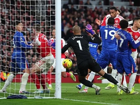 5 điểm nhấn Arsenal 2-1 Chelsea: Vũ khí phạt góc; Thẻ đỏ tai hại