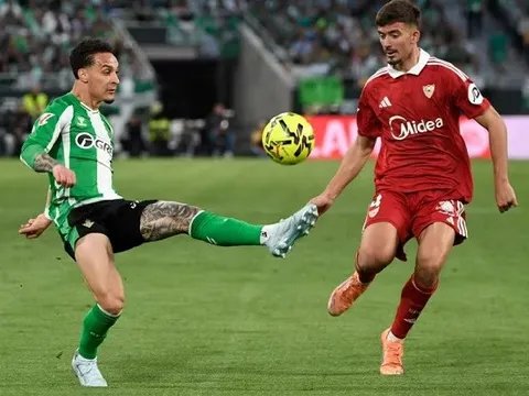 Antony lập siêu phẩm, Betis vẫn đánh rơi chiến thắng