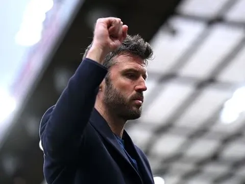 Man Utd bỏ qua Carrick mới là canh bạc lớn nhất