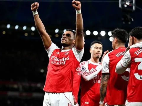 Hạ Chelsea 2-1, Arsenal góp phần lập kỷ lục lạ ở Ngoại hạng Anh