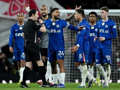 James thừa nhận Arsenal dẫn đầu thế giới về bóng chết