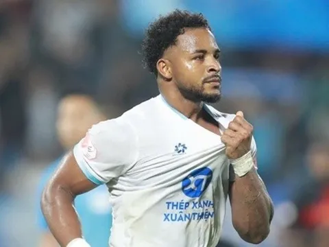 Xuân Son phấn khích khi giúp Nam Định cắt mạch không thắng