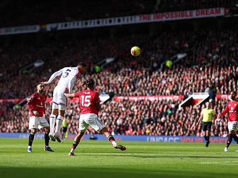 Đã đến lúc Carrick gạt bỏ Yoro và trao cơ hội cho Heaven