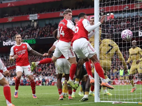 Keown đáp trả khi Arsenal bị chê vô địch xấu xí