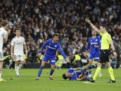 Mastantuono nhận thẻ đỏ, Real thua sốc Getafe ở Bernabeu