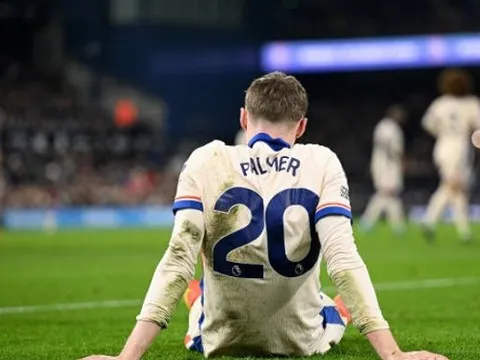 Nghịch lý Chelsea thăng hoa khi vắng Palmer