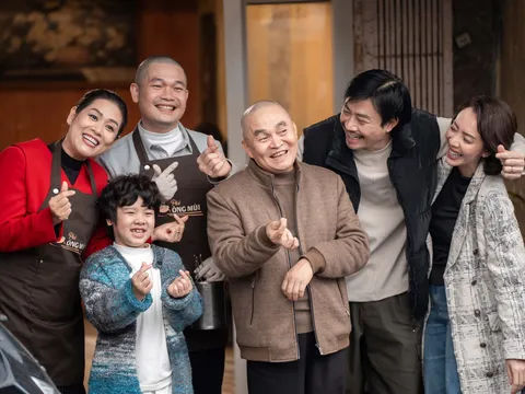 Xuân Hinh hát OST “Lão Ông Cưới Vợ”, góp phần tạo nên không khí rộn ràng rất Tết của “Mùi Phở”