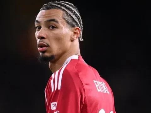 Ekitike châm ngòi màn xô xát dữ dội ở trận Wolves thắng Liverpool