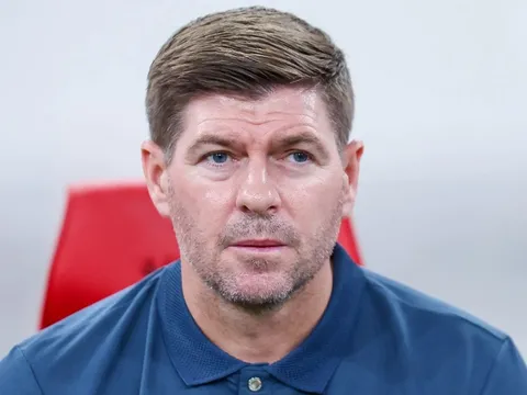 Thua sốc, Gerrard yêu cầu Slot loại bỏ Gakpo