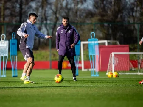 Dàn sao MU choáng với buổi tập thời Carrick