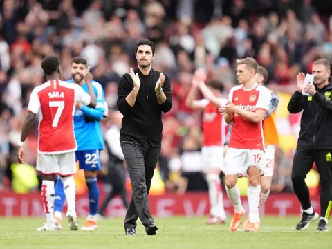 Máy tính chọn Arsenal, Pep lo Man City sẩy chân