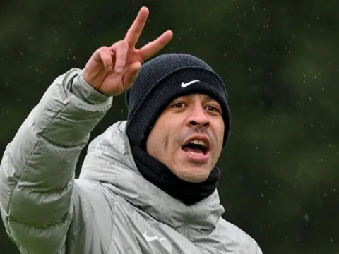 Rosenior thúc giục Chelsea hạ Aston Villa để đua vé Champions League