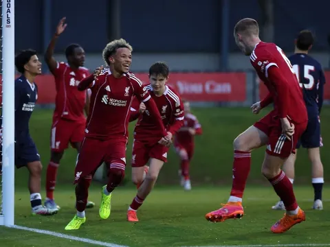 Bán sao trẻ, Liverpool khôn khéo cài điều khoản mua lại