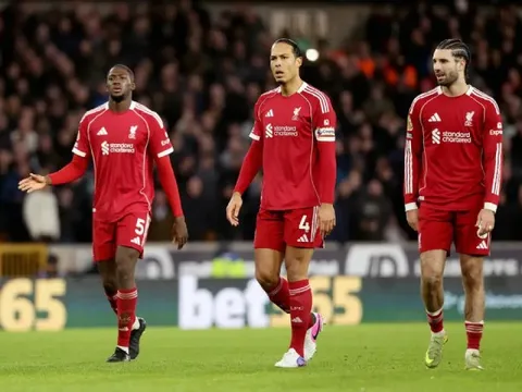 Vướng mắc tiền lương, MU chưa thể gia hạn với Mainoo