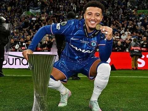 Nỗi đau của Chelsea mang tên Jadon Sancho