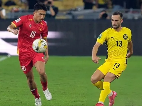 Tuyển Việt Nam hưởng lợi từ vụ bê bối của Malaysia, rộng cửa đi tiếp